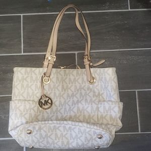 Michael Kors Large Jet Set Ivory Logo tote purse